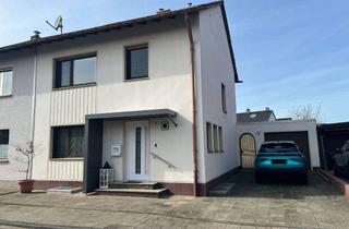 Doppelhaushälfte kaufen in Oranienstr., 50181 Bedburg, Preiswerte, sanierte 4-Raum-Doppelhaushälfte in Bedburg