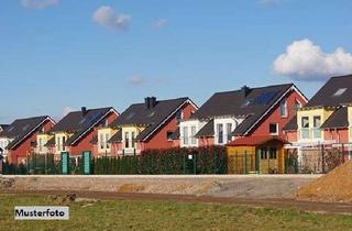 Haus kaufen in Helmestraße XXX, 99734 Nordhausen, Einfamilien-Reihenmittelhaus mit Nebengebäude