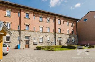 Wohnung kaufen in 92637 Scheibe, Einziehen oder weiter vermieten: Renovierte 2-Zimmer-Wohnung + Carport in zentraler Lage Weiden´s