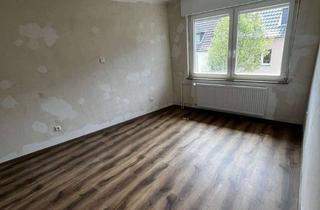 Wohnung mieten in Grünstraße 7a, 52249 Eschweiler, Erstbezug nach Sanierung mit Balkon: Schöne 3-Raum-Wohnung in Eschweiler