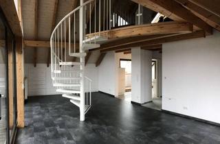 Wohnung mieten in Friedrich-Ebert-Straße, 95482 Gefrees, Attraktive und sanierte 2-Raum-Maisonette-Wohnung mit gehobener Innenausstattung im DG in Gefrees