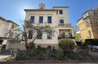 Villa kaufen in Alwinenstraße, 65189 Wiesbaden, ** Petrich Real Estate ** Historische Villa mit Garten und Großraumgarage in Bestlage von Wiesbaden