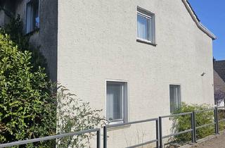 Haus kaufen in Uhdenstraße 19, 33100 Paderborn, renovierungsbedürftiges Ein-/ Zweifamilienhaus zu verkaufen