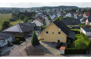 Haus mieten in Doktor-Wilhelm-Schüler-Ring, 55491 Büchenbeuren, Haus/Wohnung mit EBK (Nähe Flughafen Hahn); Kamin + Wärmepumpe; Terrasse , Rasen, Energieausw.A