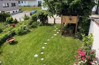 Haus mieten in Holderweg, 71126 Gäufelden, Top gepflegte Doppelhaushälfte mit EBK, Terrasse, gr. Garten sowie Garage in 71126 Öschelbronn