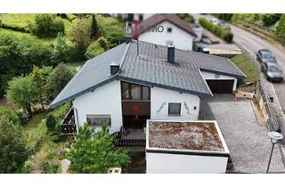 Einfamilienhaus kaufen in 54668 Echternacherbrück, Echternacherbrück - Großzügiges Einfamilienhaus mit Einliegerwohnung, Panoramablick und sofortiger Bezugsfreiheit