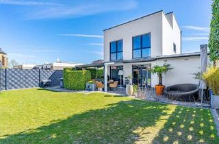 Einfamilienhaus kaufen in 45529 Hattingen, Hattingen - Exklusives Traumhaus mit Garten in malerischem Niederwenigern: Luxus und Natur vereint!