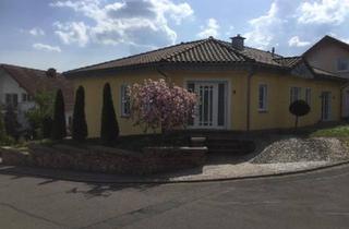 Haus kaufen in 66620 Nonnweiler, Nonnweiler - Mediterraner Bungalow mit toller Aussicht in ruhiger Wohnlage