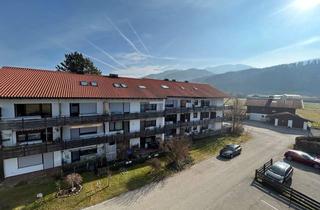 Wohnung kaufen in 83346 Bergen, Direkt am Bergener Moos: Großzügiges Appartement im Dachgeschoss