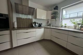 Wohnung mieten in Hauke-Haien-Weg 20, 22149 Rahlstedt, Geschmackvolle, gepflegte 4-Raum-Wohnung mit geh. Innenausstattung mit Balkon und EBK