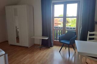 Wohnung mieten in Rosenheimer Straße 38 a, 85635 Höhenkirchen-Siegertsbrunn, Stilvolle, sanierte 1-Raum-DG-Wohnung mit Balkon und EBK in Höhenkirchen-Siegertsbrunn