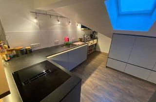 Wohnung mieten in Marktplatz 19, 83607 Holzkirchen, Stilvolle, gepflegte 3-Raum-DG-Wohnung mit gehobener Innenausstattung in Holzkirchen