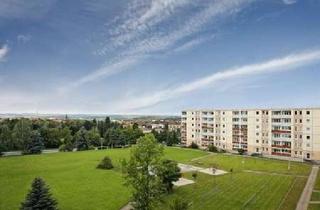 Wohnung mieten in Sebald-Waldstein-Str. 23, 06712 Zeitz, Große 3-Raum-Wohnung mit tollem Ausblick