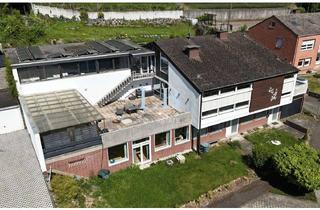 Villa kaufen in 55743 Idar-Oberstein, Exklusive Architektenvilla mit Gewerbefläche, Pool und Solartechnik