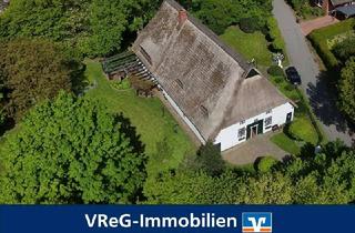 Haus kaufen in 25582 Kaaks, Reetgedecktes Traumhaus mit großem Grundstück und Einliegerwohnung – Stilvoll & Besonders