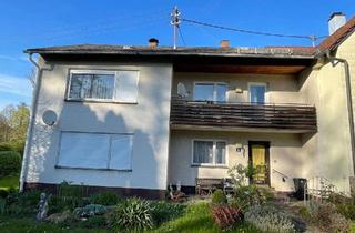 Haus kaufen in 95683 Ebnath, Renovierungsbedürftiges Wohnhaus in der Ortsmitte von Ebnath