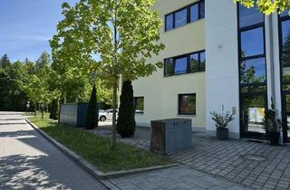 Gewerbeimmobilie kaufen in 82152 Krailling, Attraktives Investment - Top gepflegtes Gewerbeobjekt mit Wohnung in Krailling
