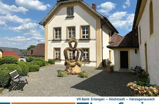 Immobilie kaufen in 91090 Effeltrich, Ehemaliges Dorfschulhaus und Jugendtagungsstätte in der Ortsmitte
