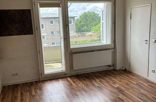 Wohnung mieten in Septimerstraße 42, 13407 Reinickendorf, Gemütliche 1,5-Zimmer-Dachgeschosswohnung mit Balkon und EBK in Berlin Reinickendorf