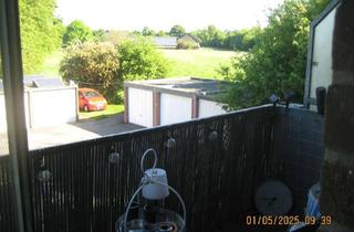 Wohnung mieten in 47447 Moers, Großzügige helle Wohnung im Grünen mit Balkon, Garten und Dachstudio (zB für Büro)