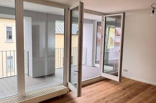 Wohnung mieten in Am Graben 33, 97421 Altstadt, Erstbezug nach Sanierung mit Balkon: Freundliche 3-Raum-Wohnung mit geh. Innenausstattung
