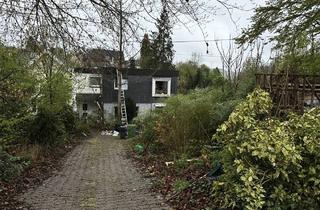 Doppelhaushälfte kaufen in 51645 Gummersbach, Stark Sanierungsbedürftige Doppelhaushälfte mit Einliegerwohnung und großem Grundstück