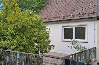 Doppelhaushälfte kaufen in 95032 Hof, Eine "kleine" Doppelhaushälfte mit großzügigem Garten in Hof !