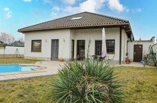 Haus kaufen in 03238 Finsterwalde, *Wohnen auf einer Ebene -Bungalow*196m² Wohnfläche* Pool*Doppelgarage*2 Bäder*2 EBK *provisionsfrei*