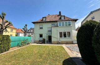 Haus kaufen in 68723 Schwetzingen, Schwetzingen - Charmantes Dreifamilienhaus mit Gartenidylle in gefragter Lage in Schwetzingen