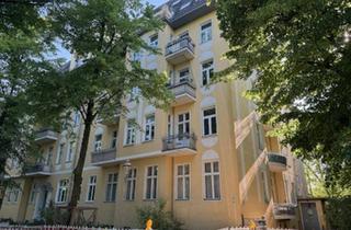 Wohnung kaufen in 12103 Berlin, Berlin - Helle 2-Zimmer-Wohnung mit Balkon, umgeben von Parks