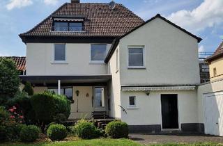 Wohnung kaufen in 33729 Bielefeld, Bielefeld - Umfangreich sanierte DG-Wohnung mit Loggia in BI-Brake