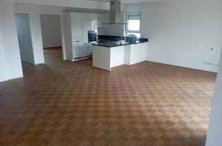 Wohnung kaufen in 97941 Tauberbischofsheim, Tauberbischofsheim - Stilvolle 3-Zimmer-Wohnung mit Balkon und EBK in TBB