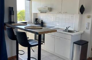 Wohnung kaufen in 24159 Kiel, Kiel - Helle 1,5 Zimmer DG-Wohnung mit PKW-Stellplatz in Kiel-Holtenau