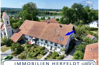 Wohnung kaufen in 86946 Vilgertshofen, Zwei Wohnungen mit 218,5 m² sowie 187,5 m² Nutzfläche inkl. Ausbauflächen/Atelier, Garten &Lechblick