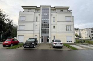 Wohnung mieten in Großbeerenstraße 305, 14480 Potsdam, Besichtigung am 19.06.25 ** 2-Zimmer-Wohnung mit EBK, Balkon, elektrr. Rollläden & 2 PKW-Stellplätze