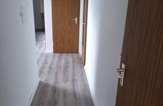 Wohnung mieten in 33818 Leopoldshöhe, Helle 2,5 ZI DG Wohnung ab August frei. 46qm, € 327,00 Kaltmiete