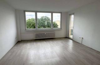 Wohnung mieten in Am Forsthaus Gravenbruch 44, 63263 Neu-Isenburg, Geräumige 3 Zimmerwohnung mit Balkon in Gravenbruch