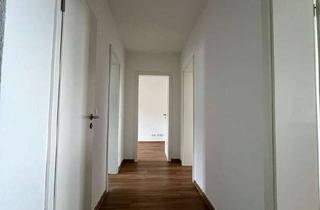 Wohnung mieten in Max-Von-Laue-Straße 23, 42897 Remscheid, Frisch renovierte 3-Zimmer-Wohnung in Lennep mit Balkon!