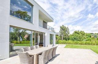 Villa kaufen in 23562 St. Jürgen, Lichtdurchflutete Architektenvilla in bester Lage von St. Jürgen, fußläufig zu Wakenitz und UKSH!