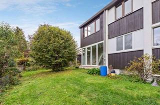 Haus kaufen in 82194 Gröbenzell, Leerstehend! Zweifamilienhaus mit 2 Garagen und großem Garten in ruhiger Lage von Gröbenzell