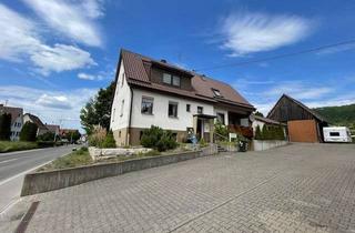 Haus kaufen in 73252 Lenningen, Mit 6,3 Ar Bauplatz! Gepfl. 2-Fam.-Hs. mit großem Garten, Doppelgarage u. Schuppen in Ortsrandlage!