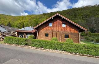 Einfamilienhaus kaufen in 53937 Schleiden, Fluthaus – Holz-Einfamilienhaus mit Doppelgarage im Dornröschenschlaf Solide Basis für Macher und Ha