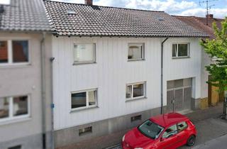 Haus kaufen in 76684 Östringen, Zweifamilienhaus in zentraler Lage mit guter Infrastruktur - Viel Potenzial für Sanierungsprofis!