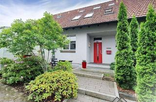 Haus kaufen in 97346 Iphofen, Luxuriöses Reihenmittelhaus mit Garage und PV-Anlage in ruhiger Wohnlage!