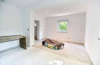 Haus kaufen in 64653 Lorsch, Teilrenoviertes EFH mit Potential | Ruhige & zentrale Lage | Stellplatz inkl.