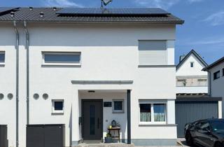 Haus mieten in Ring Am Gottwill 22, 66117 Saarbrücken, Doppelhaushälfte mit lux. Innenausstattung und EBK in Saarbrücken Bellevue