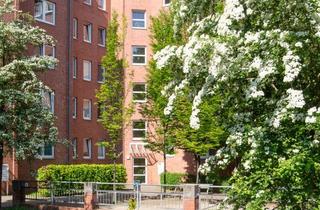 Wohnung mieten in Lohrstraße 28, 09113 Chemnitz, Dachgeschosswohnung mit Balkon und Parkett – Bad mit Wanne