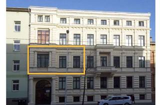 Wohnung mieten in Ludwig-Wucherer-Str. 78, 06108 Paulusviertel, Großzügige 2 Zimmer Altbauwohnung im Paulusviertel mit Balkon und Gäste WC im 1. OG., ab Mitte Juli