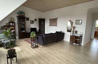 Wohnung mieten in Unterelbestraße, 21073 Heimfeld, Helle 2-Zimmer Dachgeschosswohnung mit Weitblick über Harburg