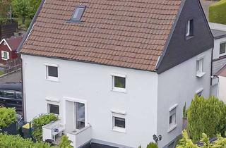 Haus kaufen in 58675 Hemer, Zweifamilienhaus mit Garten, Dachterrasse & Stellplätzen – ideal für Familien oder Kapitalanleger